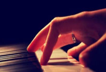 即将对阵拜仁！奥格斯堡近11场德甲比赛保持不败&仅丢3球.